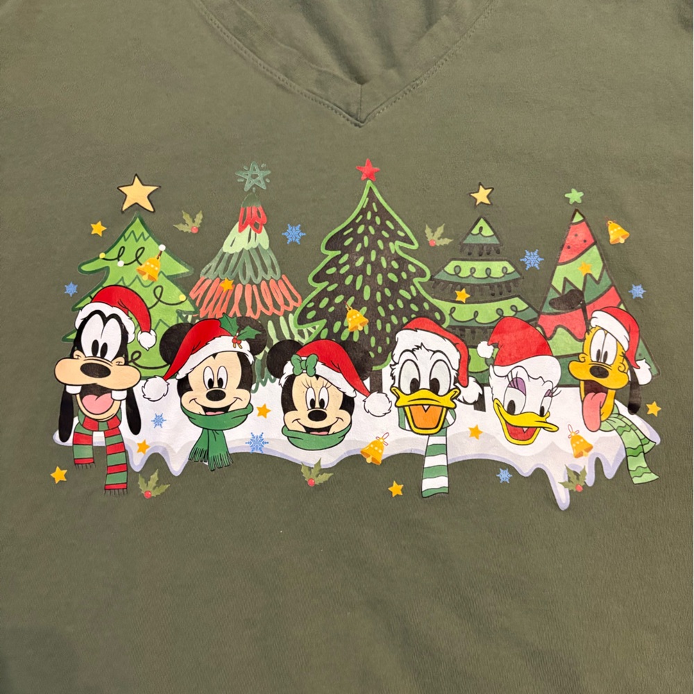 Disney custom Ava & Viv Christmas Tshirt